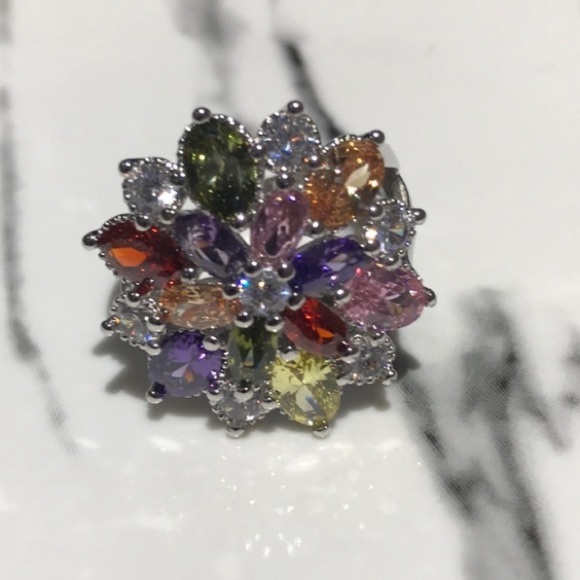 Jewelry - High End European Fashion Ring Size 8